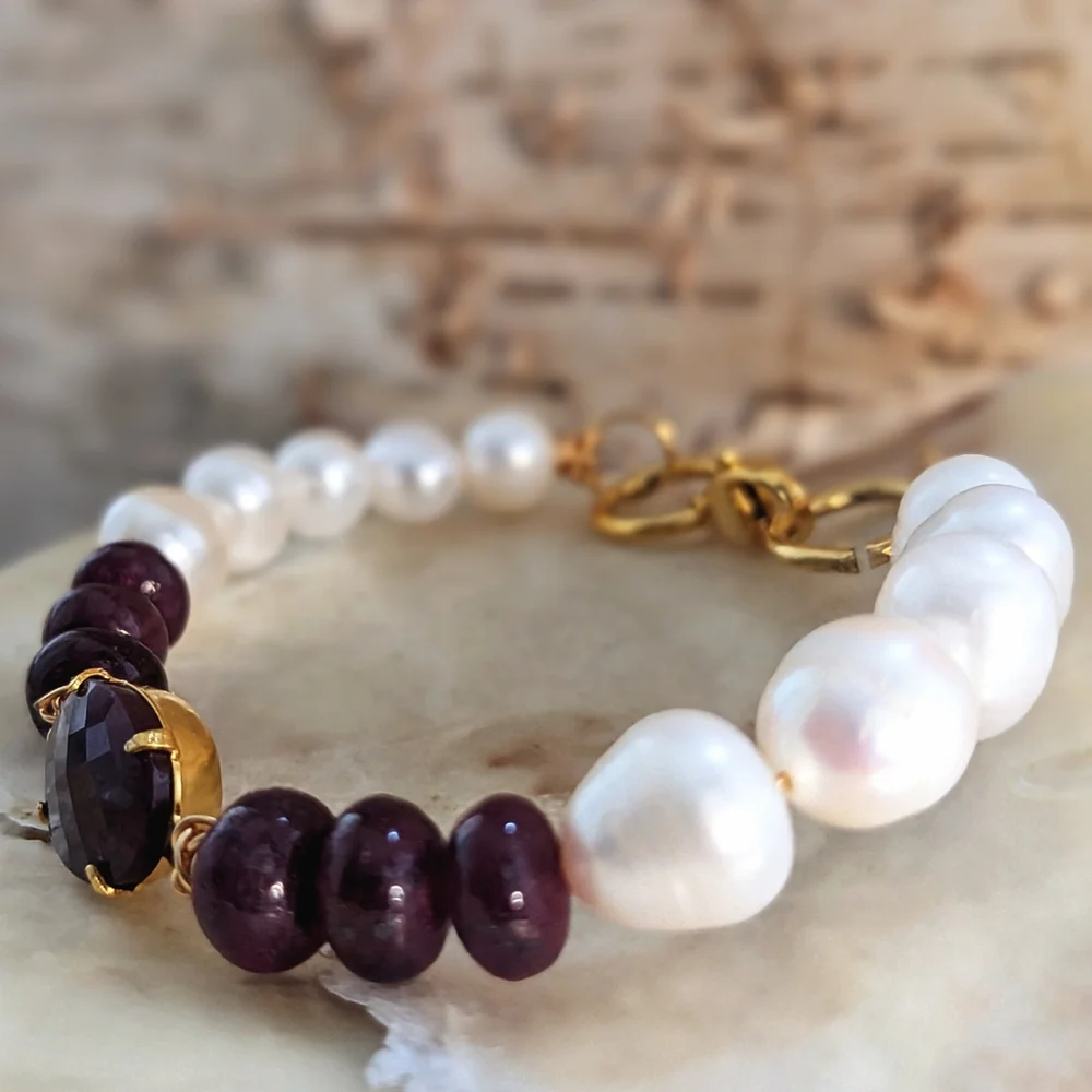 Genuine Rough Ruby 9 Carats And Freshwater Pearl Bracelet